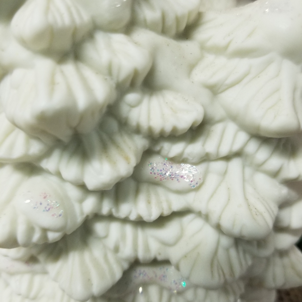 Porcelain Holiday decor - Picture 10 of 13